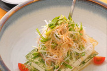 豆腐サラダのミルフィーユ仕立て