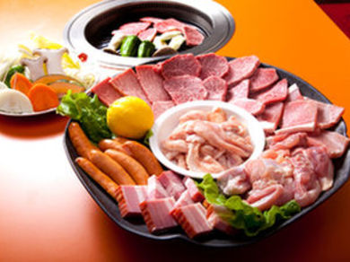 大人数での忘年会も可能!焼肉盛りセット(3〜4人前)「8000円」