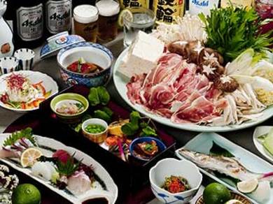 郷土料理や鍋料理が堪能できる飲み放題付コースが4000円〜!