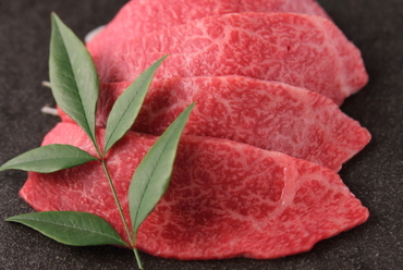 一頭買いした和牛を食べ比べで楽しめる『贅沢5点盛り』