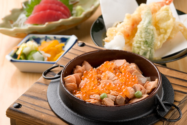 はらこめし定食<釜めし・お刺身・味噌汁・香の物>