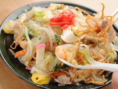 たっぷり野菜でボリューム満点! 『揚げ焼きそば』