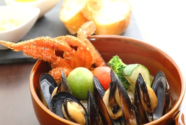 じっくりと煮込み、魚介類のうまみを引き出した『ブイヤベース』