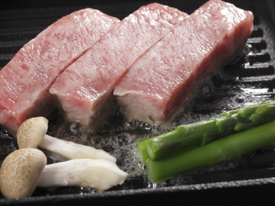 極上霜降り羽後和牛の鉄板焼き