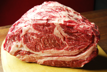 超希少、幻の無角和牛の熟成肉 カタロース