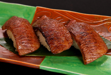 香ばしいお肉の旨さ『牛にぎり』