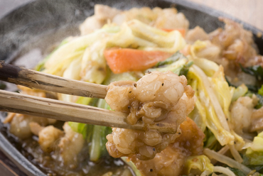 一度食べたらやみつき! 『ホルモン鉄板』