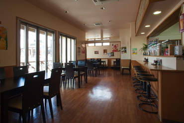 お食事にもカフェにも、思い思いの過ごし方ができるお店