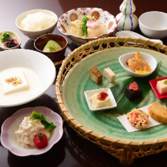 豆腐料理とおばんざい 京都 豆八 木屋町 先斗町 創作和食 の料理 店内写真 ヒトサラ