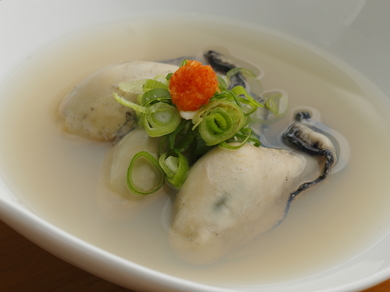 旨みを逃さぬよう特別にアレンジした『牡蠣のおでん』
