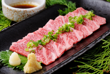 新鮮だから味わえる贅沢な『飛騨牛刺身(A5等級)』