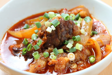 甘辛の味付けがクセになりそうな、『牛すじトロトロ煮込み』