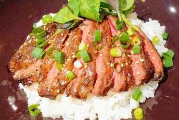 熟成ハラミのグリルステーキ丼