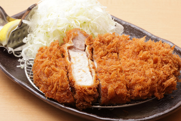 柔らかくジューシーな『上ロースカツ定食』