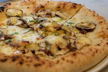 外はサクサク、中はふんわりとした食感『pizza』