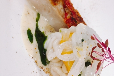 厳選された素材を絶妙な火入れ加減で 本日のおすすめお肉料理