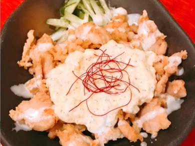 さっぱりした甘辛いたれで味わう、ヘルシーな一品『よだれ鶏』
