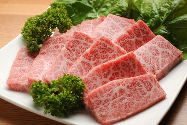 やわらかくて甘味のある、脂が多すぎない『木下牧場の近江牛』