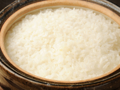 魚沼産コシヒカリ使用。出来立てほかほかの『釜めし』