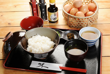 家庭の料理を厳選食材で『卵かけ定食』