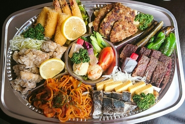 美味しさの要素がお皿の上に揃っている『特別ランチ』(ライス・スープ付)
