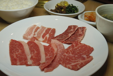 口どけ柔らかな、おがた牧場牛を使った『前沢ランチ』