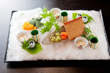 夏のもみじの新緑をイメージしたもの『□八寸□ 新緑』