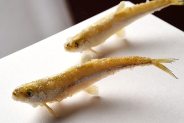 天ぷらというより魚そのものが泳いでいるような『ワカサギ』