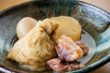 滋味深い出汁が体中に染み渡る『おでん 四種(一皿)』