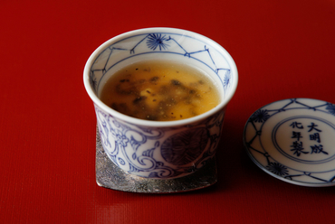 【魚三楼】の会席料理の定番。トリュフ香る『すっぽんの茶碗蒸し』