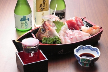 当日の朝に水揚げされた、新鮮な味わいが魅力の『地魚のお刺身』