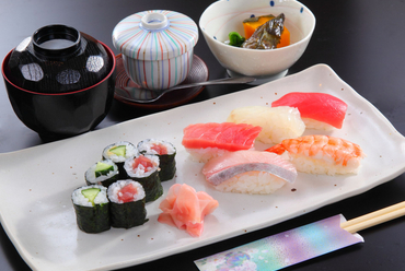 お好みの寿司が選べる、リーズナブルな『寿司ランチ』