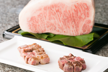 地元の最高級牛肉、ジューシーな肉質が魅力の『みかわ牛ゴールドA5のステーキ』