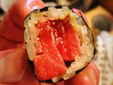 肉厚の天然本鮪がごろっと入った『大間 生天然本鮪巻き』