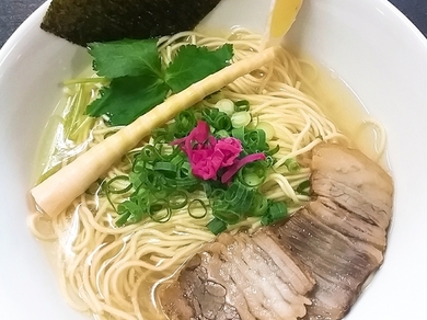 淡麗牛骨『さっぱりclearクリア』塩めん(細)さっぱり透き通る清湯!六六拳の2大人気!