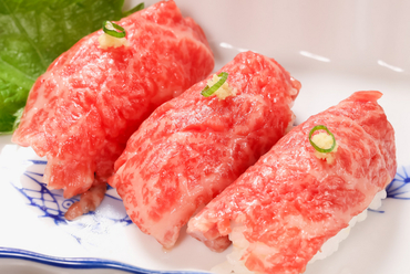 肉の旨味を存分に楽しめる『特上飛騨牛にぎり寿司』