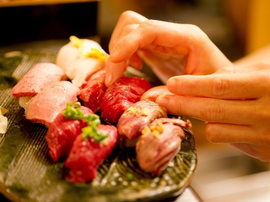 新宿三丁目 肉寿司 新宿三丁目 ダイニングバー のグルメ情報 ヒトサラ