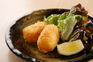 エビを丸ごと使用。元洋食シェフの池田さんが作ったコク深い『池田産 とろ~りエビクリームコロッケ』