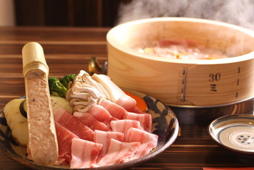 島豚を気軽に堪能できるお得なセット『せいろ蒸しセット』