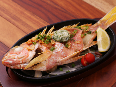 獲れたての魚を絶妙な仕事で仕上げた『いまいゆのバター焼』