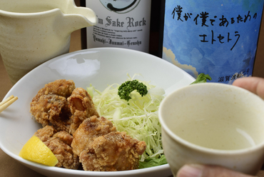 一味違う『とりの唐揚げ』下味のスパイスタレと二度揚げにこだわっています。