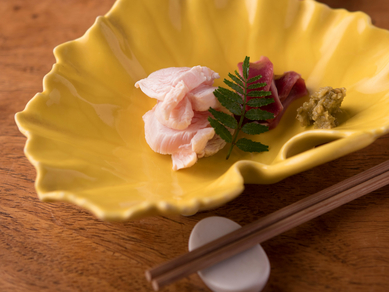 選び抜いた鶏肉のみをつかった『お刺身(コース内一品)』
