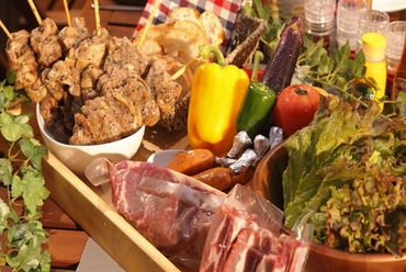 【BBQコース】飲放2H付 全8品クーポンご利用で6000円⇒5000円!