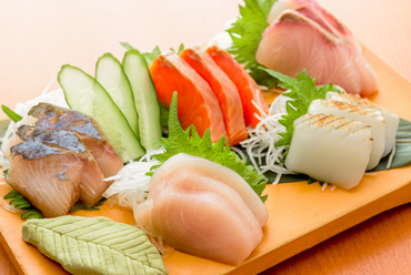 毎日料理長が厳選仕入れ! 沖縄県の旬な鮮魚を中心とした『本日のお刺身五点盛り』