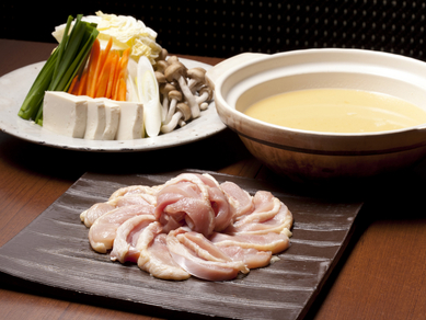 12時間かけて煮込んだ絶品スープ! 『大山軍鶏の鶏白湯スープ鍋』
