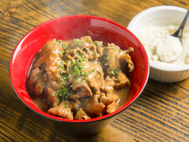 【市~離れ】名物の煮込み料理はワインとの相性抜群!『トリッパと豚もつの味噌煮』