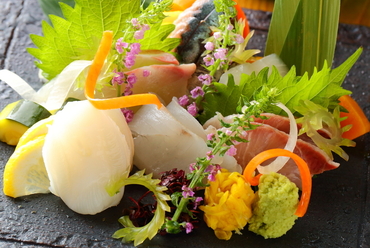 その日一番の魚が味わえる『本日のお造り盛り合わせ』