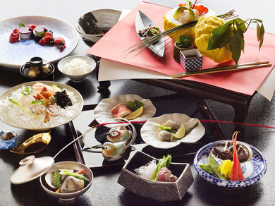 新年会ならではのおすすめ料理が、目を舌を喜ばせる