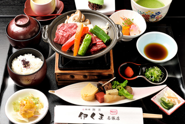肉の横綱とも称される「伊賀牛」を、贅沢に味わえる『伊賀牛陶板御膳』