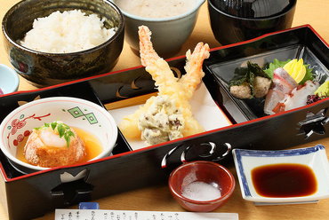 屋号を冠した『華花御膳』